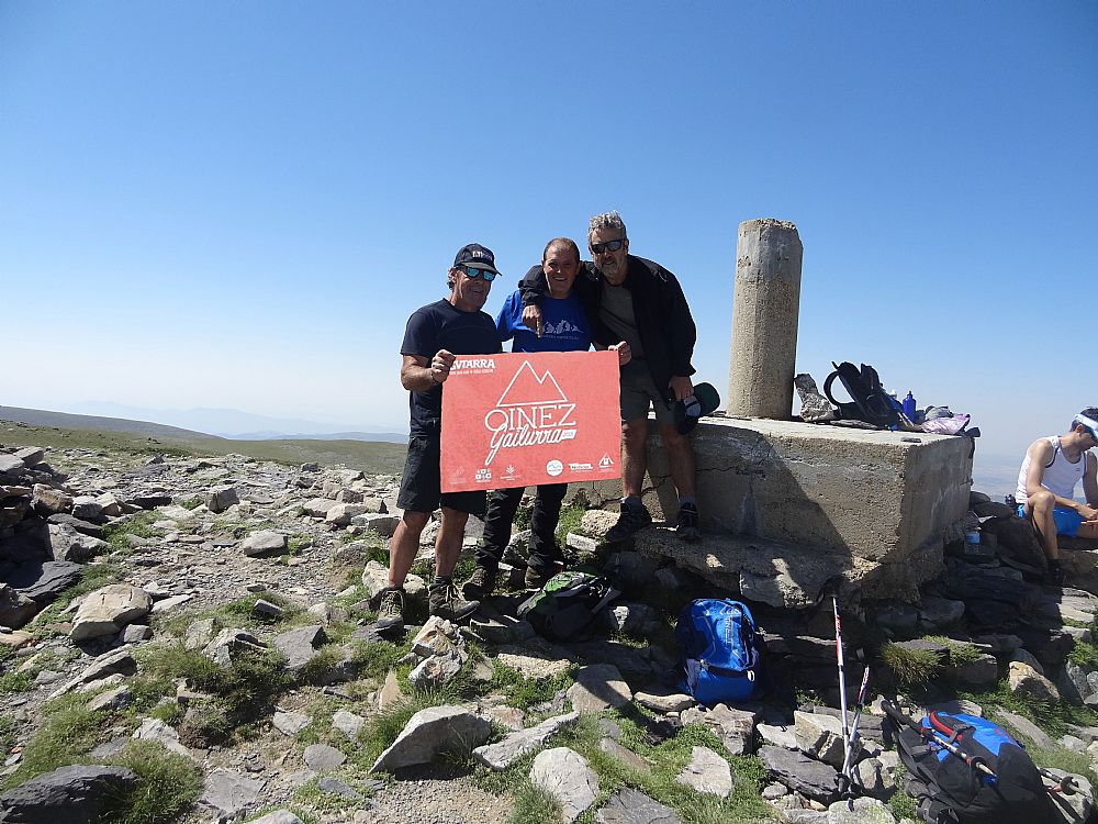 Moncayo - Martin Ugarte, Javier Jimenez eta Ina Indakoetxea. Moncayotik Gora Nafarroa Oinez! Gora Baztan!