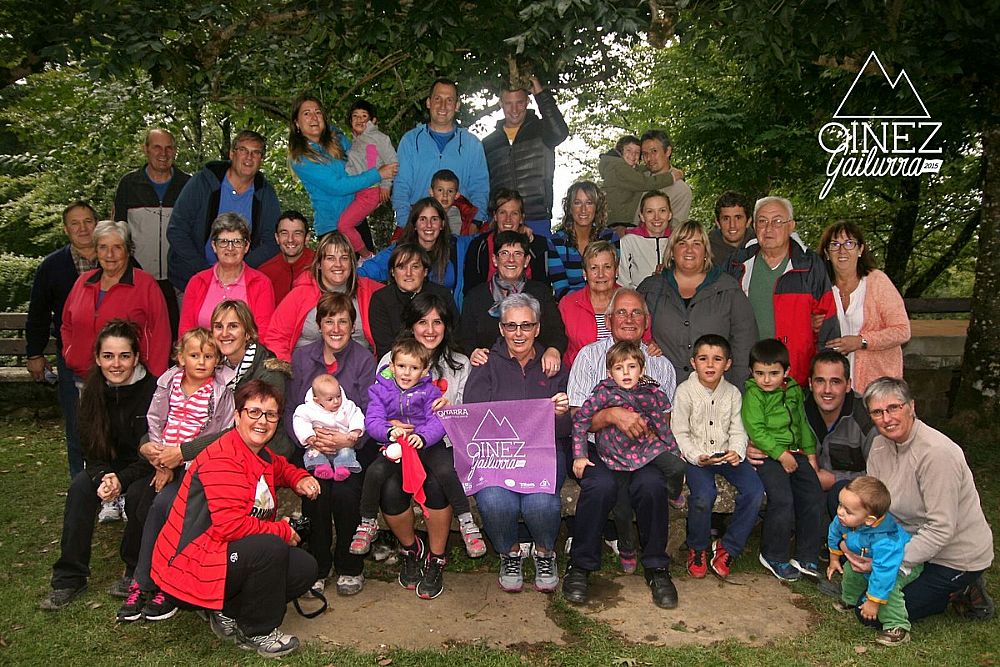 Urballo - Aspaldiko partez familia zati haundi bat elkartu eta aukera aprobetxatu dugu hainbertze maite ditugun txoko hauek babesteko! URBALLO.