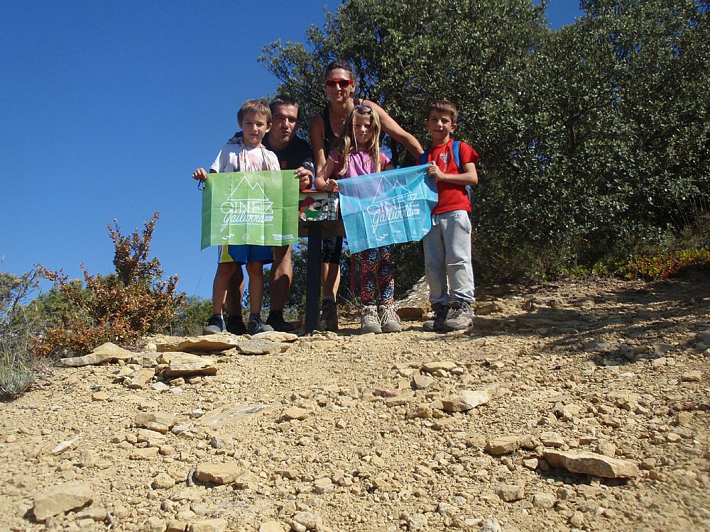 Peña - Arratsalde on! Zangozatik! Monte Peña (buzón de Argitxo). Eneko, Javi, Irune, Lizara eta Belai