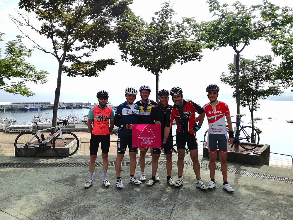 KOSTAKO ITZULIA TXIRRINDULAZ - GH Altsasuko txirrindulariak. Oiarbide aitasemeak, Patzu, Gaizka, Sergio eta Murua